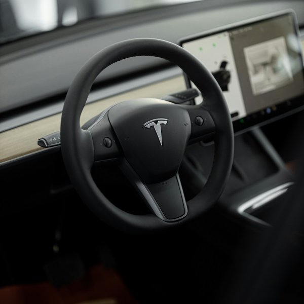Parimad suverehvid Tesla Model Y elektriautole